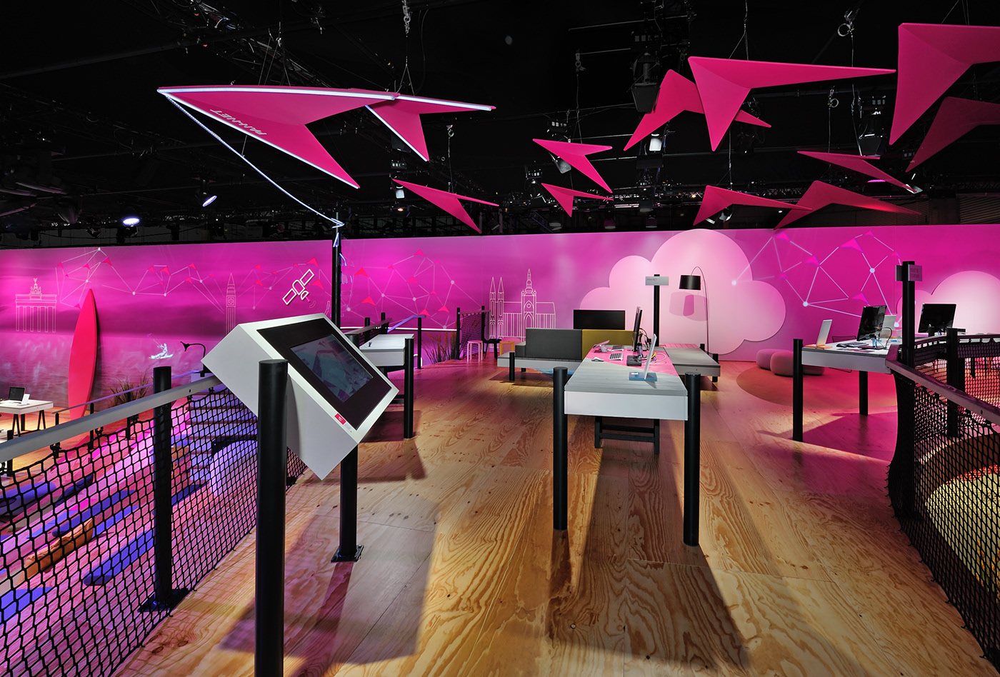 雙層展臺設(shè)計(jì)案例